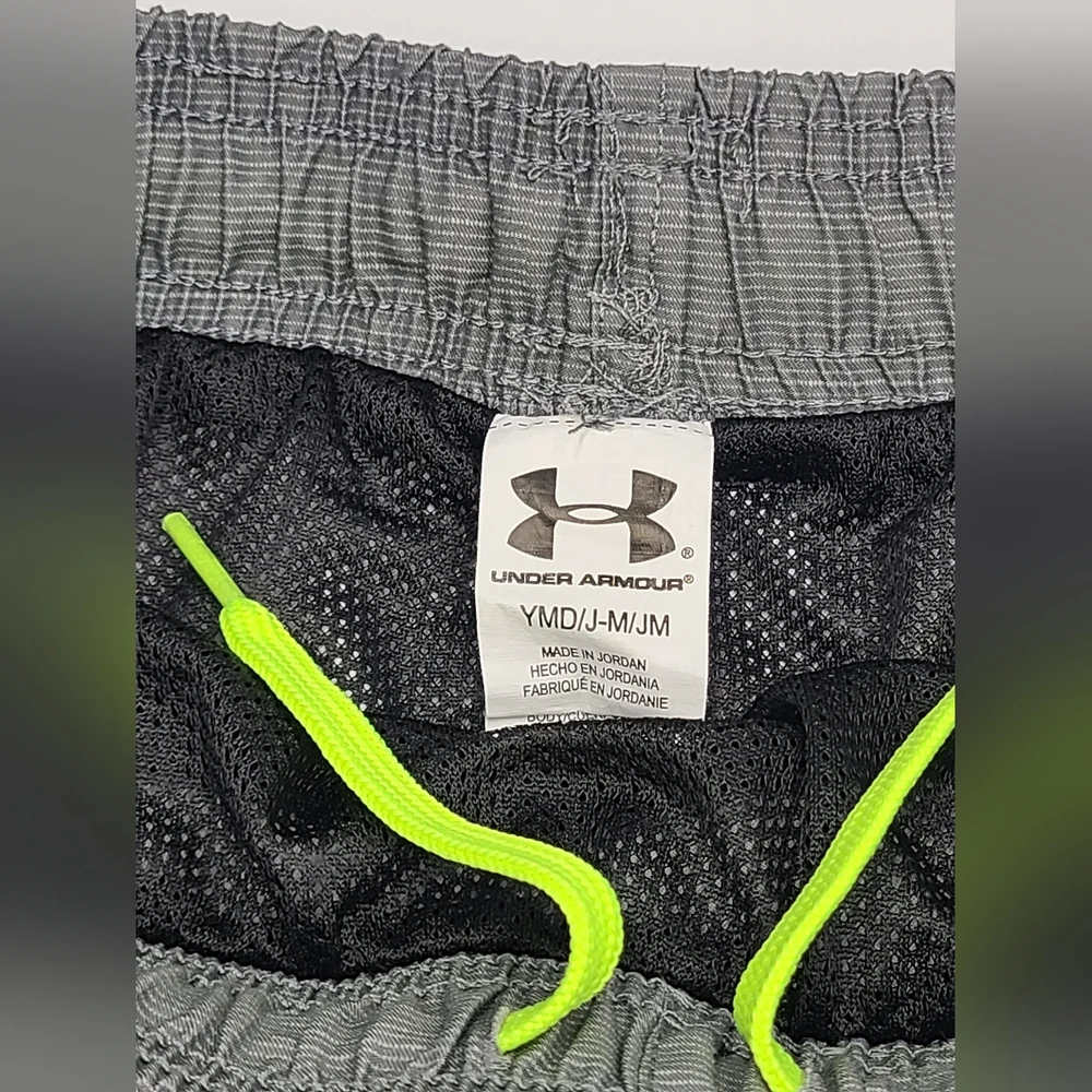 Under Armour boys' swim trunks size M